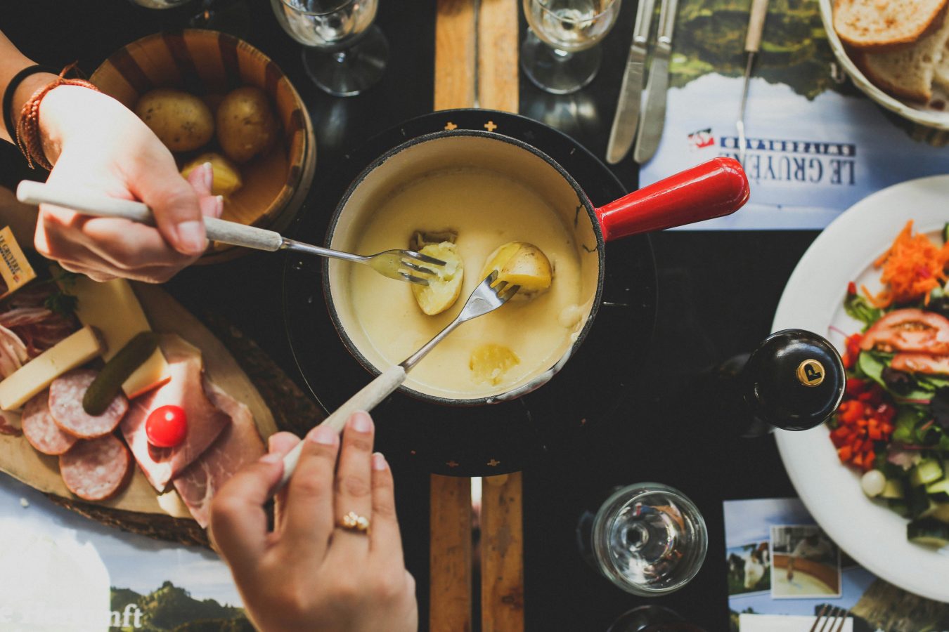 Švicarska zanimljivosti, kuhinja, fondue